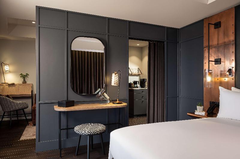 The Gantry London Curio Collection By Hilton - Oda