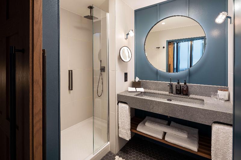 The Gantry London Curio Collection By Hilton - Oda