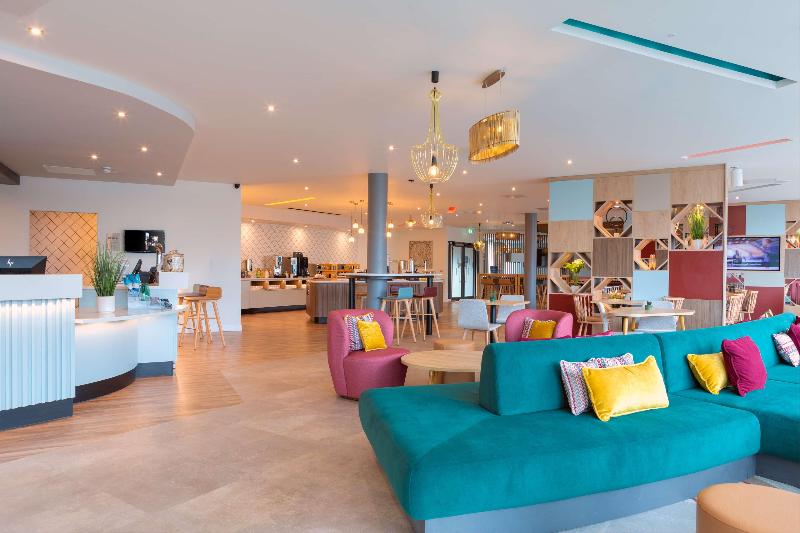 Hampton By Hilton Ashford International - Lobi