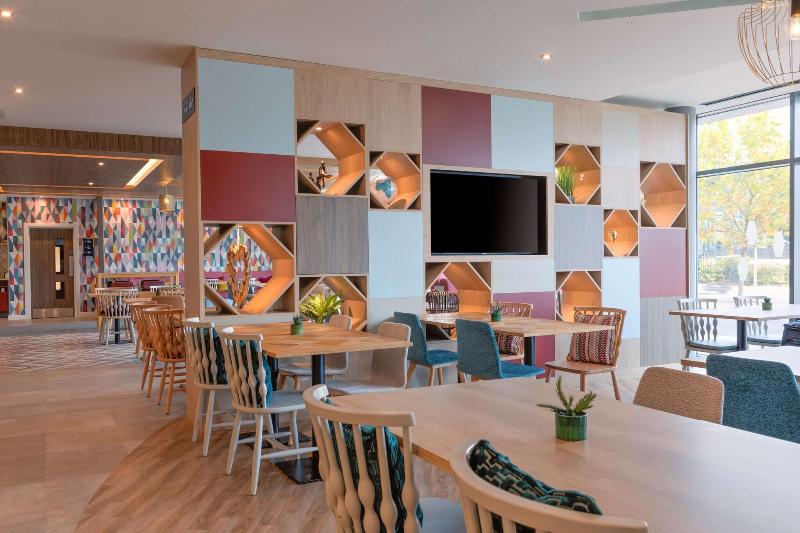 Hampton By Hilton Ashford International - Lobi