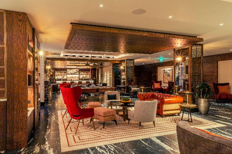 The Fellows House Cambridge Curio Collection By H - Bar