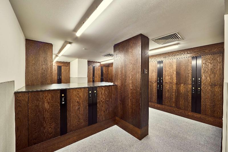 The Fellows House Cambridge Curio Collection By H - Genel