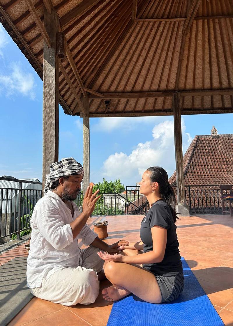 Bali Eco Living Yoga Healing Meditation by ZUZU - Aktivite