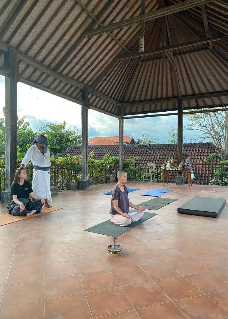 Bali Eco Living Yoga Healing Meditation by ZUZU - Aktivite