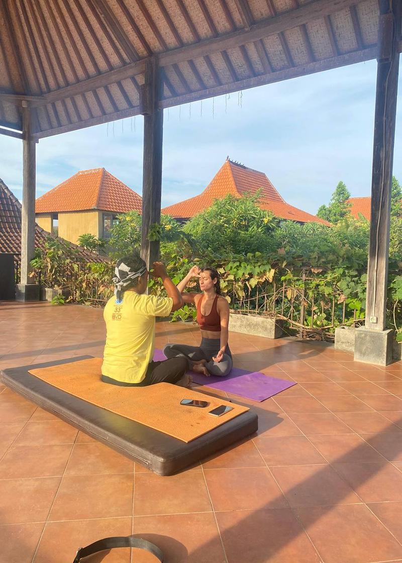 Bali Eco Living Yoga Healing Meditation by ZUZU - Aktivite