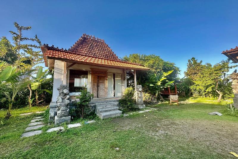 Bali Eco Living Yoga Healing Meditation by ZUZU - Oda