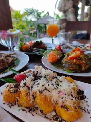 Bali Eco Living Yoga Healing Meditation by ZUZU fotoÄŸrafÄ±