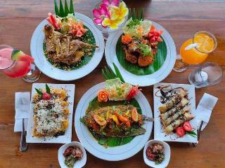 Bali Eco Living Yoga Healing Meditation by ZUZU fotoÄŸrafÄ±