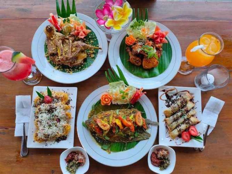 Bali Eco Living Yoga Healing Meditation by ZUZU - Restoran