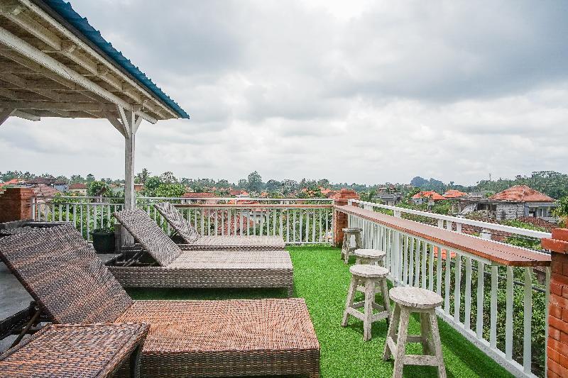 Kememai Hostel by ZUZU - Teras