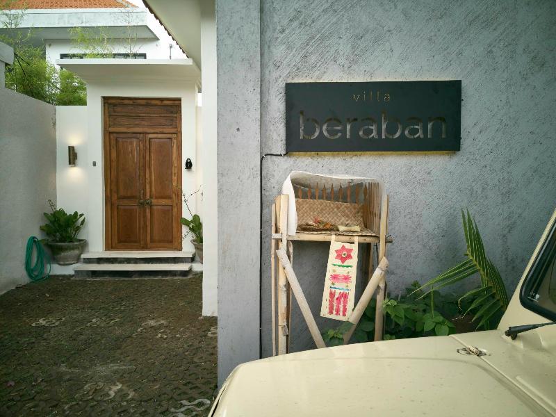 Villa Beraban Seminyak by ZUZU - Lobi