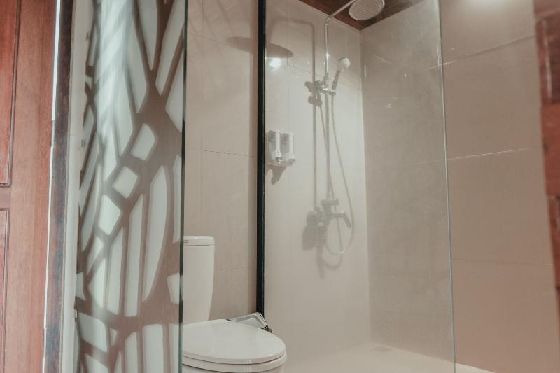 Sekar Arum Riverside Resort in Canggu by ZUZU - Oda