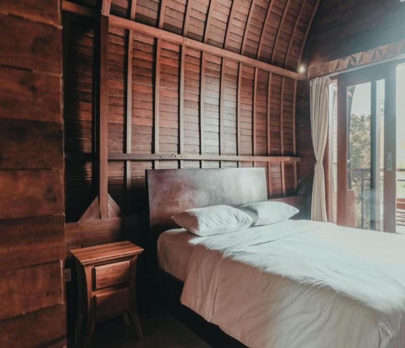 Sekar Arum Riverside Resort in Canggu by ZUZU - Oda