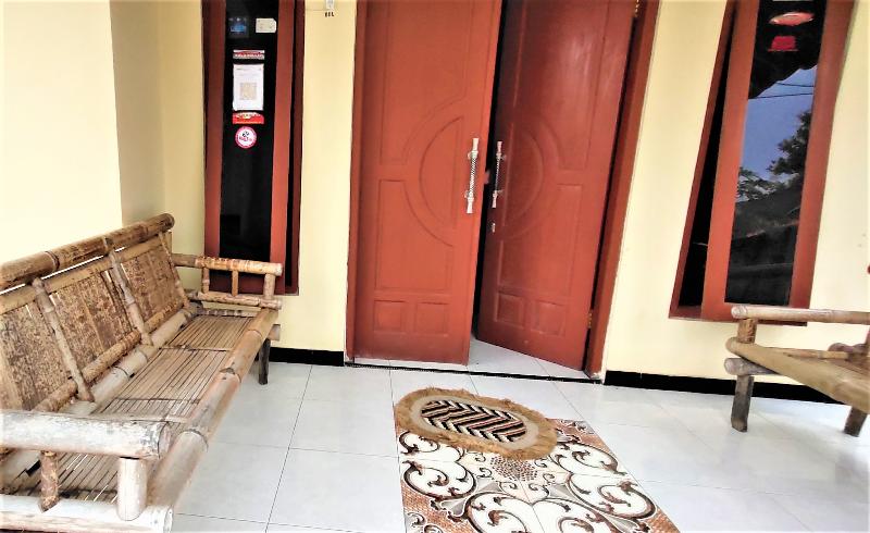Homestay Pratiwi by ZUZU - Genel