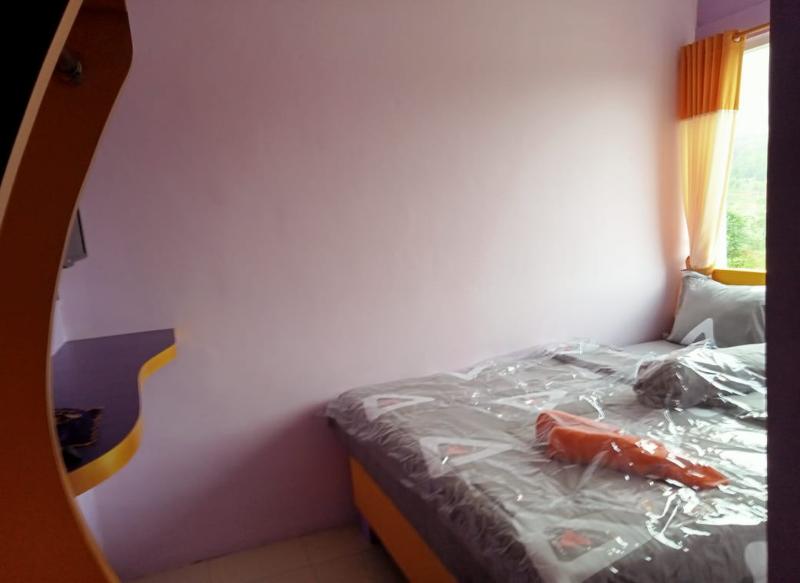 Ungu Hotel Garut by ZUZU - Oda