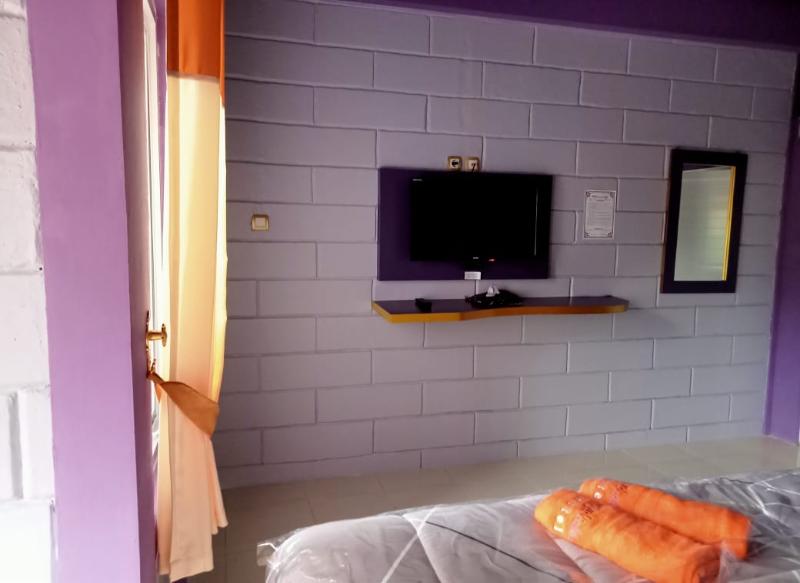 Ungu Hotel Garut by ZUZU - Oda