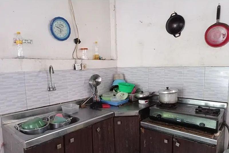 Kost 48 Surabaya by ZUZU - Genel