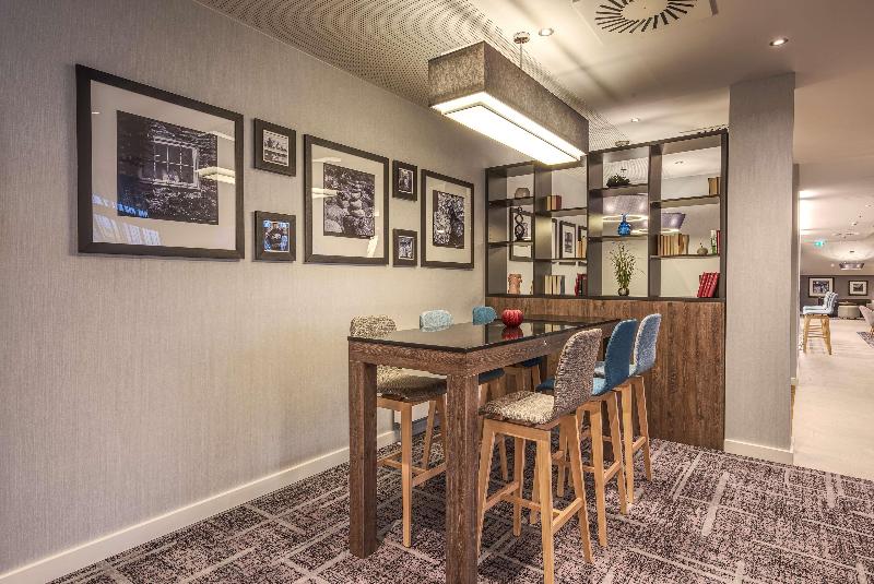 Hampton By Hilton Stuttgart City Centre - Lobi