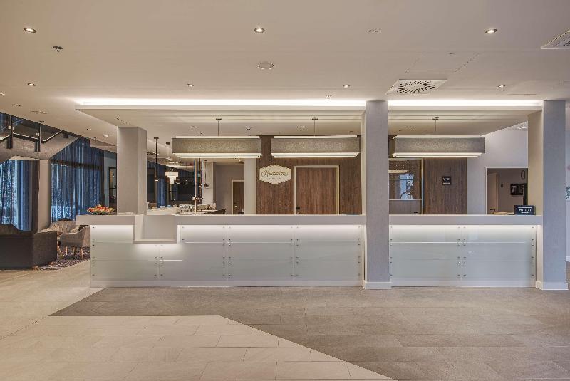 Hampton By Hilton Stuttgart City Centre - Lobi