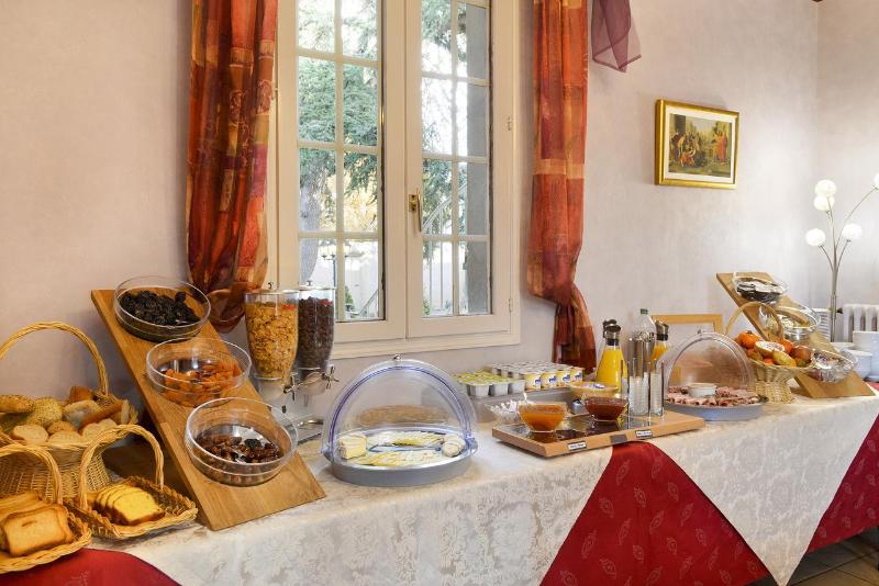 Logis Manoir de la Giraudière - Genel