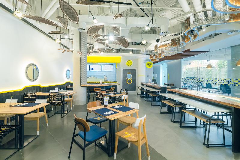 Yello Hotel Kuta Beachwalk Bali - Restoran