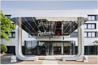 Radisson Red London Gatwick Airport otel fotoğrafı