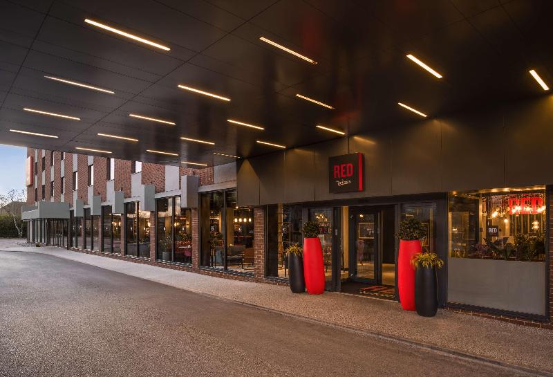 Radisson Red London Gatwick Airport - Genel