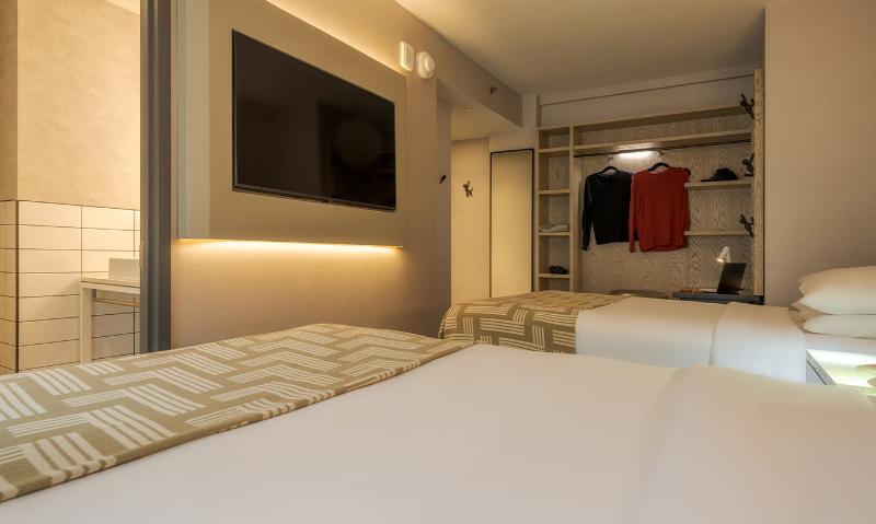 Pestana CR7 Times Square City Center Hotel - Oda