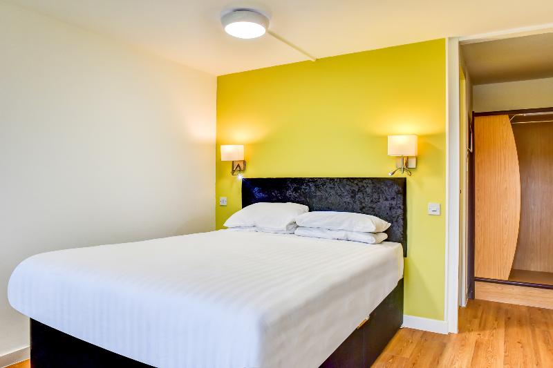 The Hotel Rafiya, Redditch - Oda