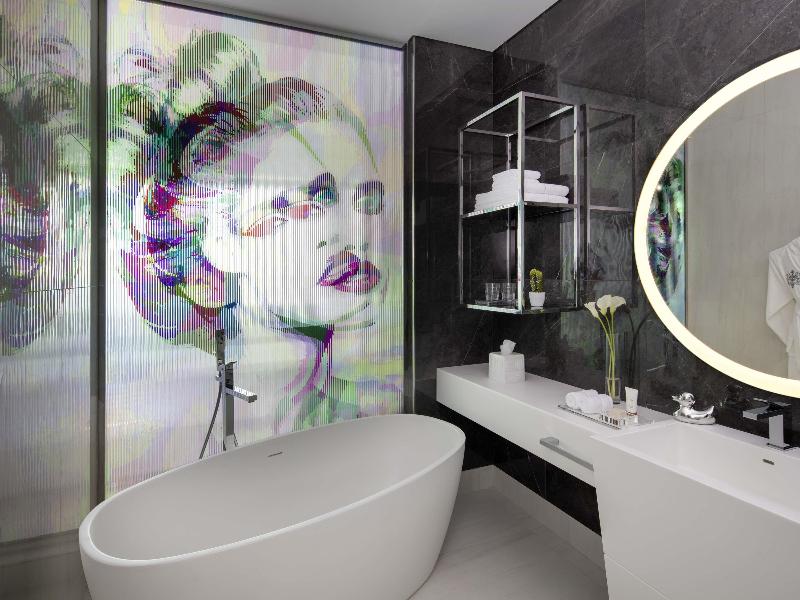 SLS Dubai Hotel & Residences - Oda