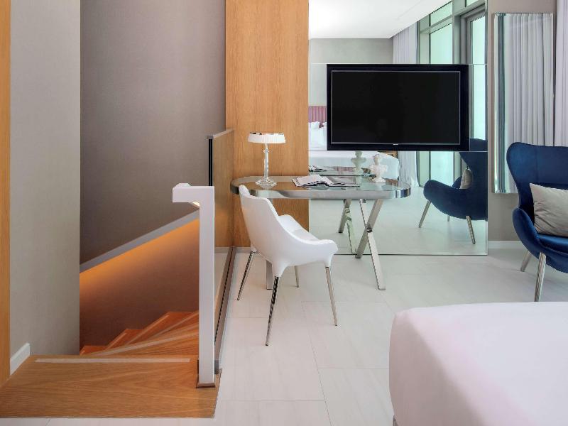 SLS Dubai Hotel & Residences - Oda