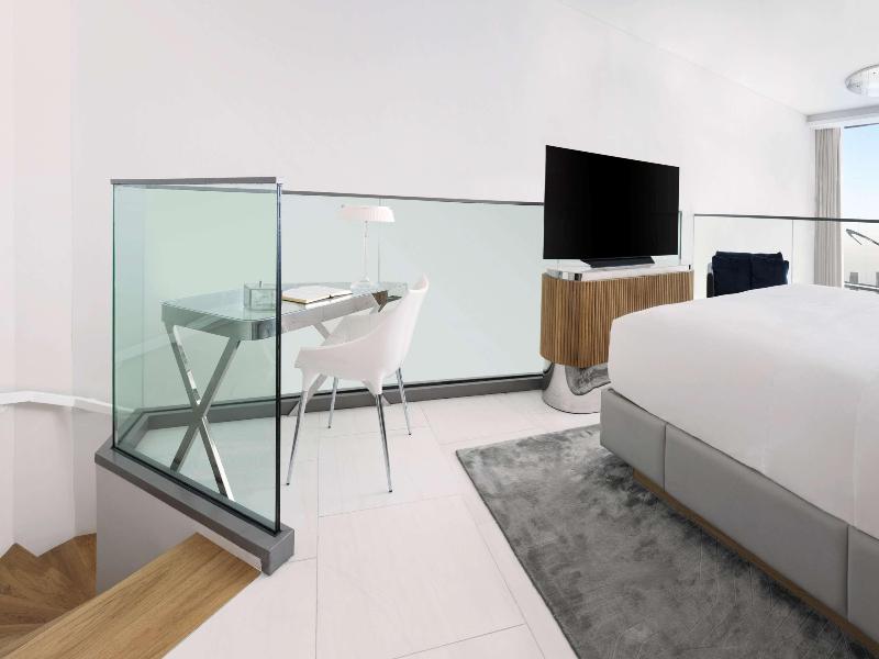 SLS Dubai Hotel & Residences - Oda