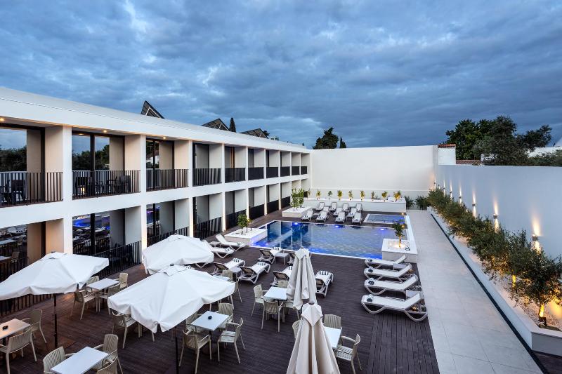 Évora O Cante Hotel - Havuz