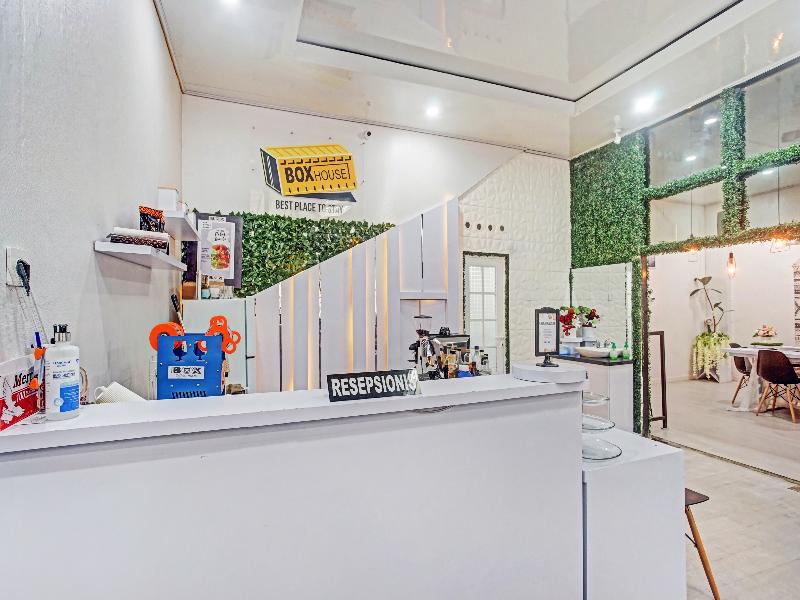 Box House - Lobi
