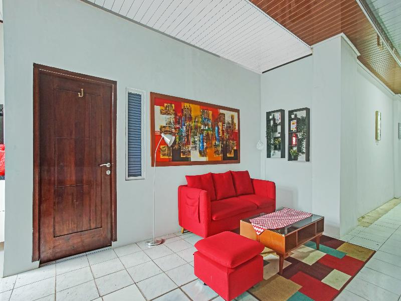Box House - Lobi