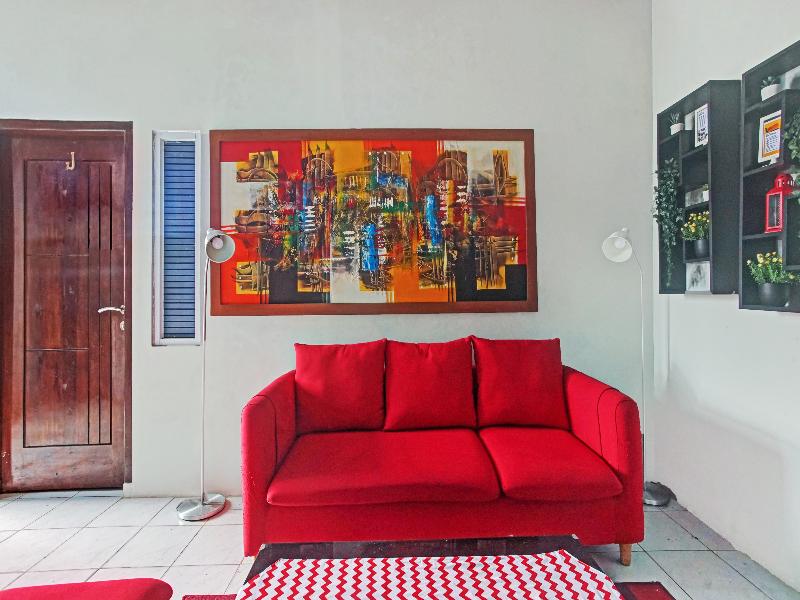 Box House - Lobi