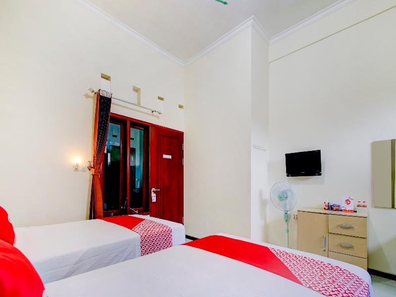 OYO 90151 Guest House 180 - Oda