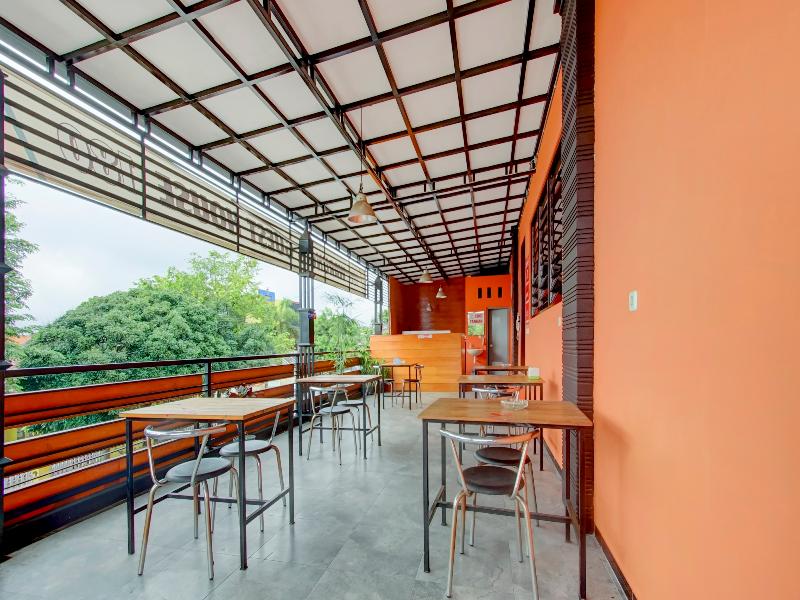 OYO 90151 Guest House 180 - Restoran