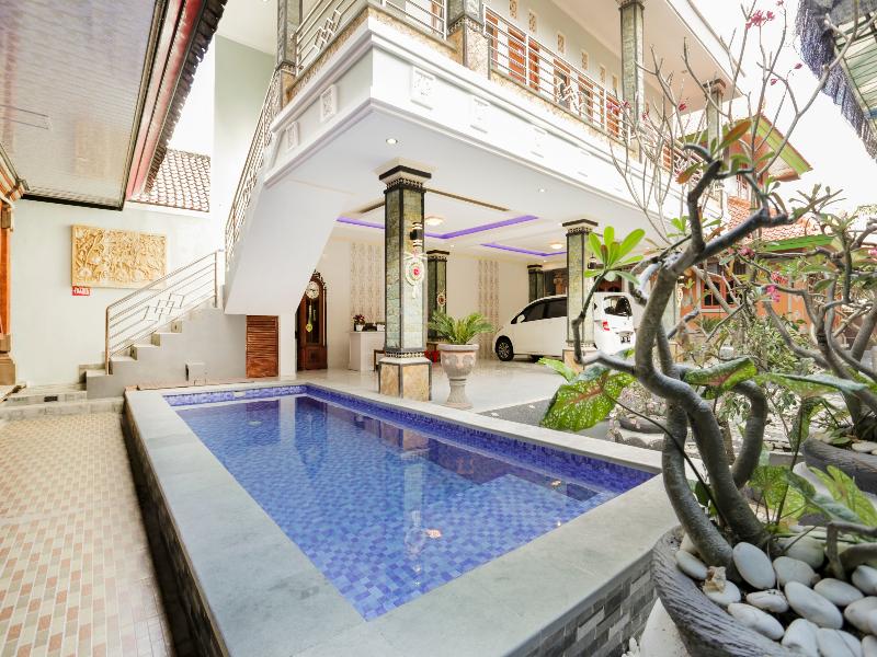 OYO 4003 Ceria Guesthouse Seminyak - Havuz