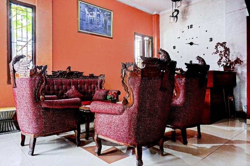 OYO 90268 Aliyah Syariah - Lobi