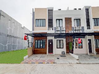 OYO 90215 Ada Residence otel fotoğrafı