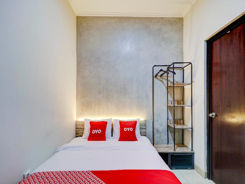 OYO 90215 Ada Residence - Oda