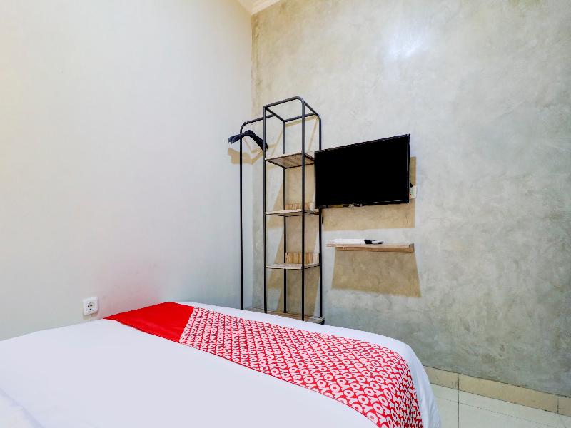 OYO 90215 Ada Residence - Oda