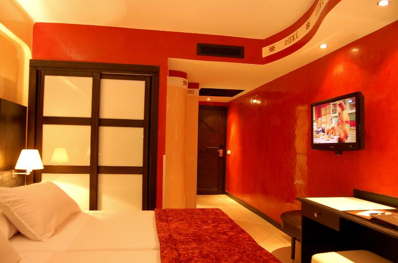 Hotel Anezi Tower - Oda
