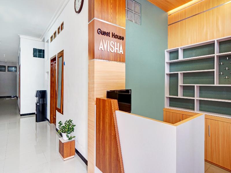 OYO 90383 Avisha Guest House Syariah - Lobi