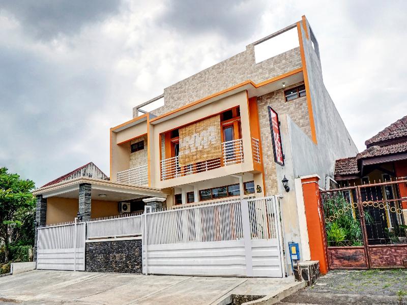OYO 90383 Avisha Guest House Syariah - Genel