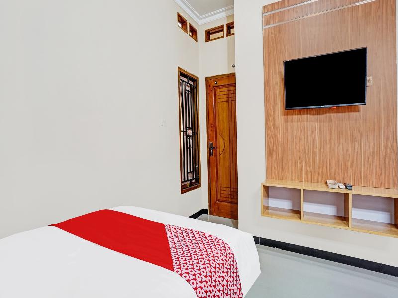 OYO 90383 Avisha Guest House Syariah - Oda