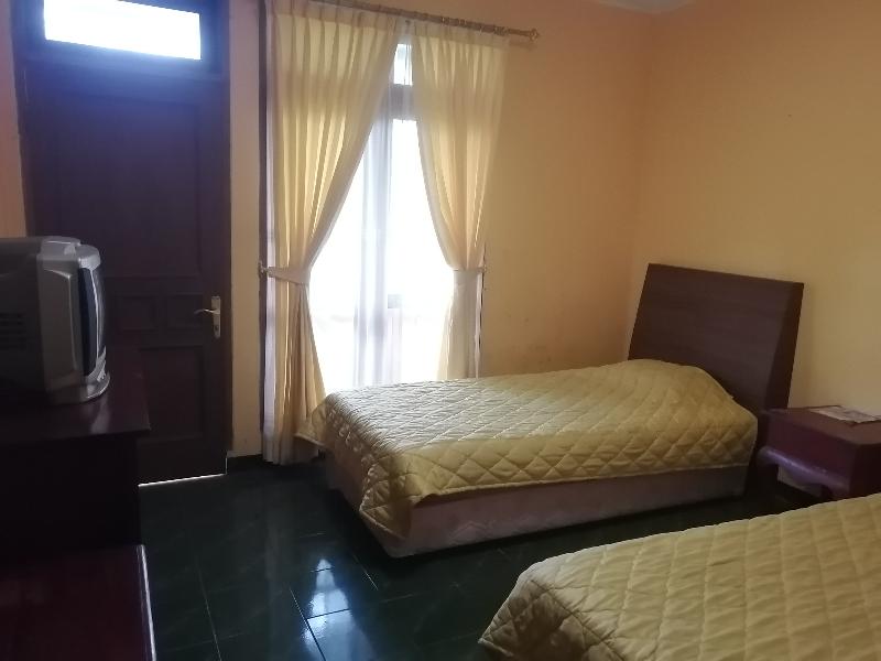 Super OYO 90382 Hotel Sarah Sukabumi - Oda