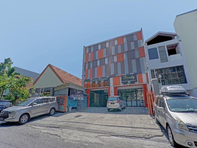 Super OYO 3905 Graha 100 Guest House Syariah - Genel