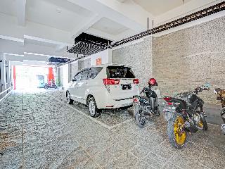 Super OYO 3905 Graha 100 Guest House Syariah fotoÄŸrafÄ±
